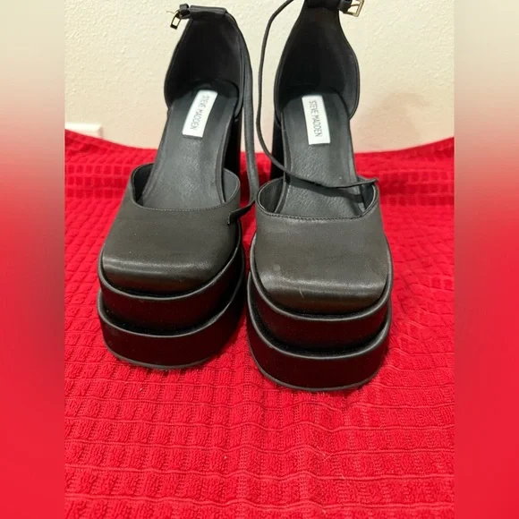 Steve Madden Black Platform Shoes - Picture 2 of 10